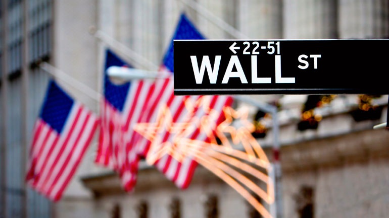 Mόνο κέρδη εταιρειών προεξοφλούν οι τιμές των μετοχών - ποτέ την αξία του μισθού και την εργασία. Ουδόλως συγκινείται το χρηματιστήριο της Wall Street που ο ελάχιστος ομοσπονδιακός μισθός δεν έχει αυξηθεί από τον Ιούλιο του 2009 που ο Dow Jones ήταν στις 9.000 μονάδες new deal Ηλίας Καραβόλιας