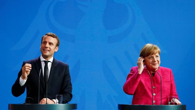 Το ευρωπαϊκό ζήτημα ξανάγινε πολιτικό. Στην Γαλλία οι συγκρούσεις για την Ευρωπαϊκή ταυτότητα αναμένονται ισχυρές εν όψει Ευρωεκλογών 2019. Η στρατηγική Μακρόν είναι πορεία προς το κέντρο. Η επιτυχία της θα εξαρτηθεί από το ποια θα είναι η θέση της Μέρκελ στη νέα Γερμανική κυβέρνηση. new deal Δημοσθένης Δαββέτας