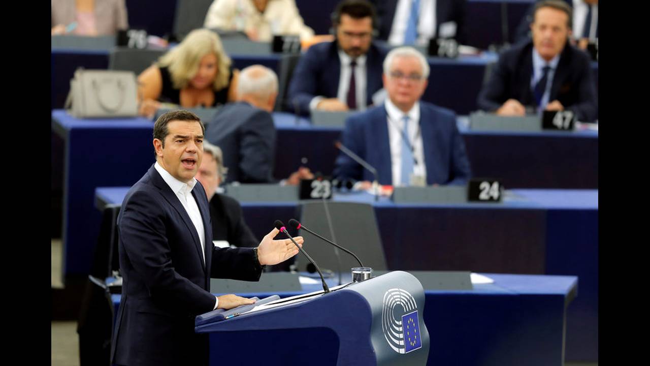 Ο Αθανάσιος Παπανδρόπουλος περιγράφει την απαξία με την οποία οι Ευρωβουλευτές υποδέχθηκαν τον πρωθυπουργό στο Στρασβούργο, την οποία ο Αλέξης Τσίπρας αντιμετώπισε με κριτική για το λαθρομεταναστευτικό και με επιθέσεις στους εγχώριους “προηγούμενους”. new deal