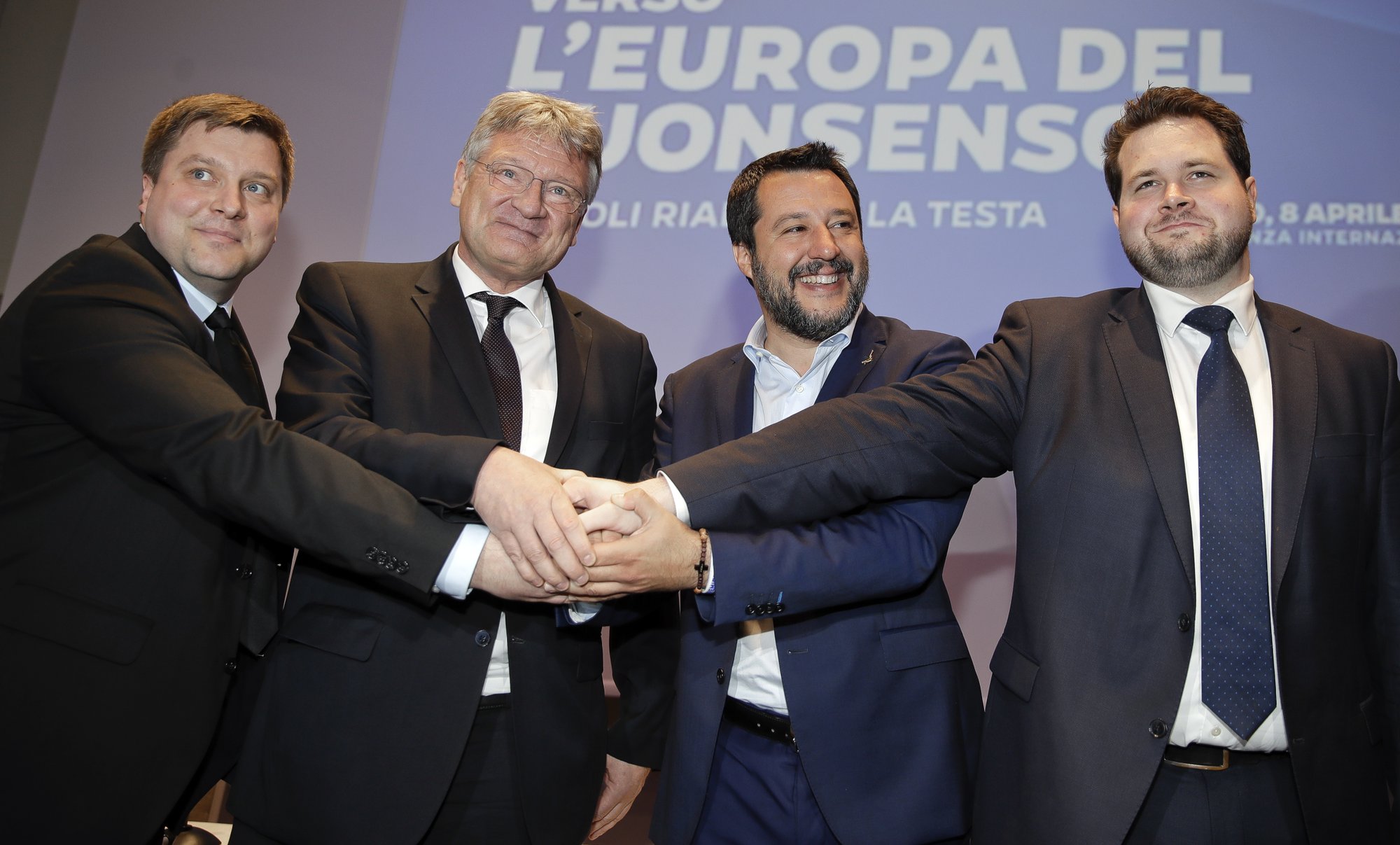 Ο Αντώνης Τριφύλλης καλεί Έλληνες και Ευρωπαίους δημοκράτες να αφυπνιστούν και στις Ευρωεκλογές με την ψήφο τους να ανακόψουν την ενίσχυση των ακροδεξιών κομμάτων που εργάζονται για την επανίδρυση της Ευρωπαϊκής Μαύρης Διεθνούς. new deal