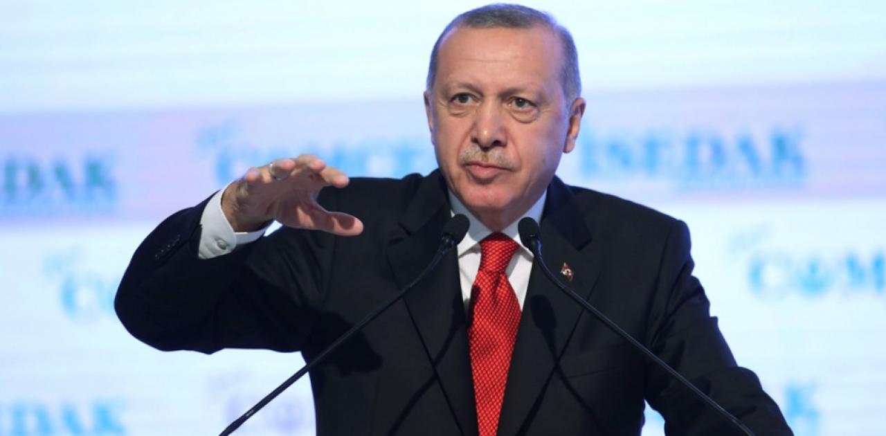 Ο Θανάσης Κ. προειδοποιεί ότι η διαρκής ενημέρωση για τον κορωνοϊό είναι χρηστική και απαραίτητη, πλην όμως υπάρχει και η Τουρκία και η επιθετικότητα Ερντογάν, την οποία δεν πρέπει να παραβλέπουμε, ούτε να ξεχνάμε... new deal